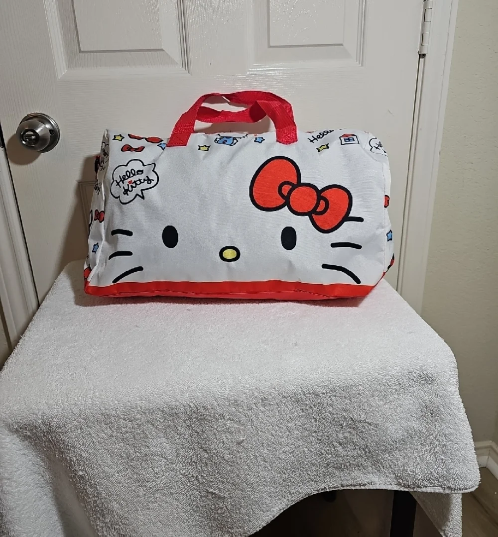 New Sanrio Genuine 2 Pcs Hello Kitty Foldable Duffle Bag and Pouch - Picture 6 of 13